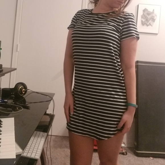 WILA Dresses & Skirts - Black&white t shirt dress